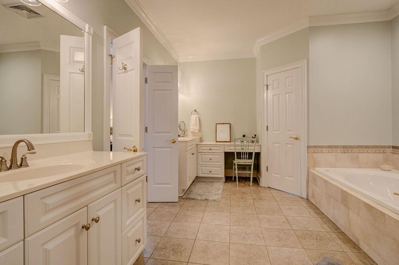 Dream House Plan - Photo 11 for Colonial House Plan #137-194 - 3 bed, 3.5 bath