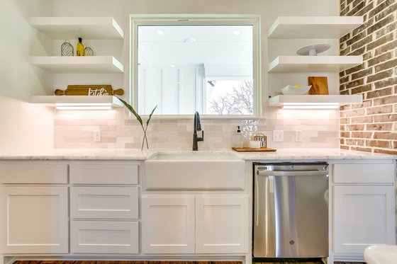 Interior - Kitchen 2 for Farmhouse House Plan #430-215 - 4 bed, 3 bath