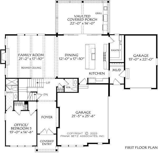 Traditional Floor Plan - Main Floor Plan #927-1049