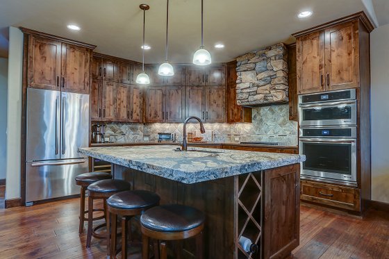 Interior - Kitchen for Craftsman House Plan #892-29 - 3 bed, 3.5 bath