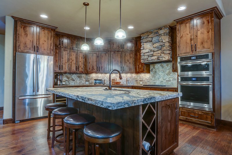 Dream House Plan - Interior - Kitchen for Craftsman House Plan #892-29 - 3 bed, 3.5 bath
