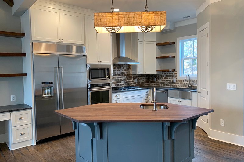 Architectural House Design - Interior - Kitchen 1 for Farmhouse House Plan #437-97 - 3 bed, 3.5 bath