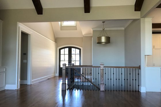 Interior - Family Room for Farmhouse House Plan #437-93 - 4 bed, 3.5 bath