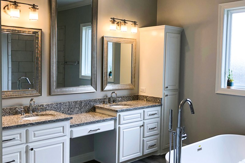 House Blueprint - Interior - Master Bathroom for Cottage House Plan #406-9657 - 3 bed, 2 bath