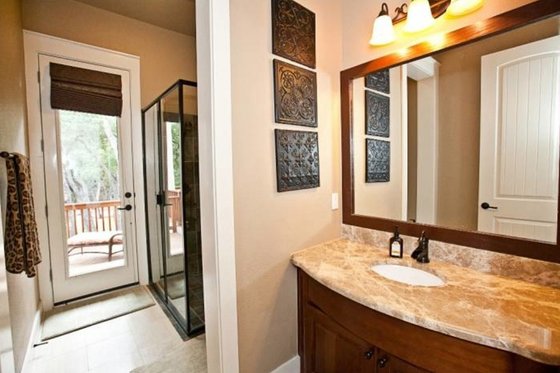Interior - Bathroom for Craftsman House Plan #80-205 - 4 bed, 3.5 bath