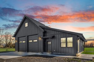 Architectural House Design - Barndominium Photo Plan #1070-120