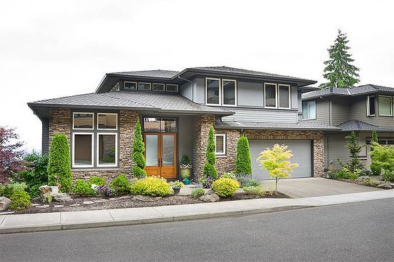 Front view - 3700 square foot Prairie style home