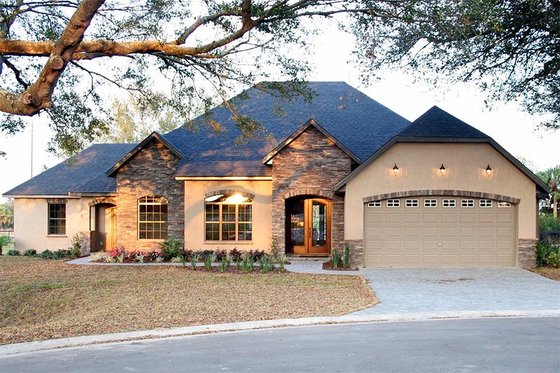 Exterior - Front Elevation for European House Plan #534-1 - 3 bed, 3 bath