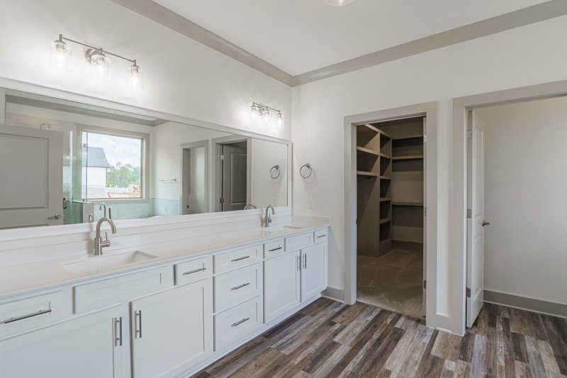 Home Plan - Interior - Master Bathroom for Traditional House Plan #54-582 - 4 bed, 3 bath