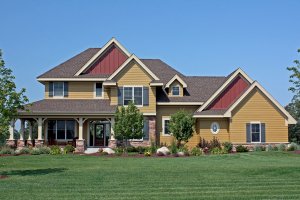 Traditional style home, elevation