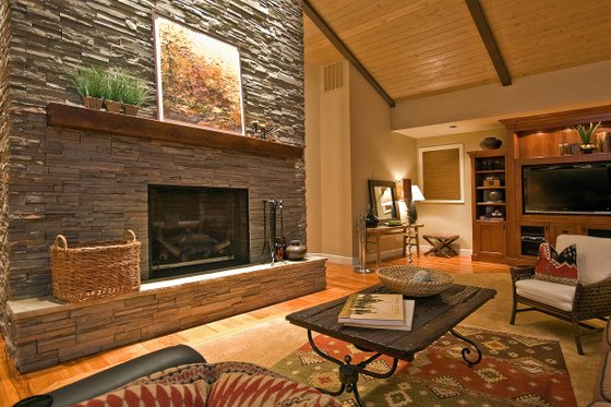 Interior - Family Room for Craftsman House Plan #124-753 - 3 bed, 3.5 bath