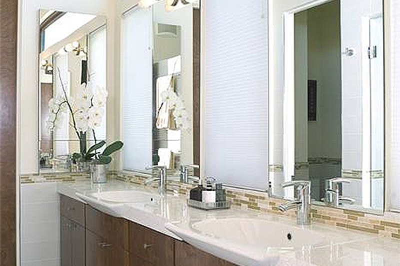 Home Plan - Bathroom - 1900 square foot Modern Home