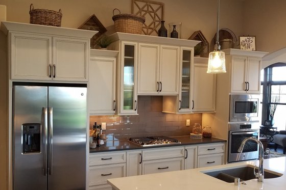 Interior - Kitchen 2 for Craftsman House Plan #70-1481 - 3 bed, 2.5 bath