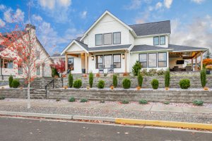 Farmhouse Photo Plan #1070-41