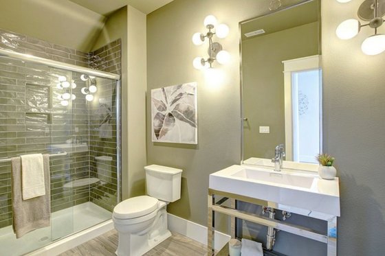 Interior - Bathroom for Contemporary House Plan #569-40 - 4 bed, 4 bath