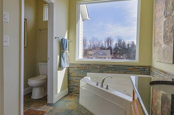 Master Bath - 1400 square foot cottage