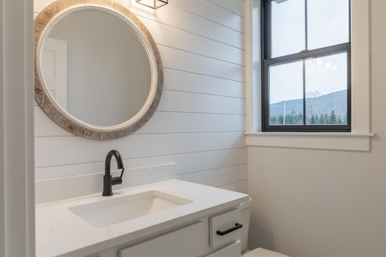 Interior - Bathroom for Country House Plan #1070-33 - 3 bed, 2.5 bath