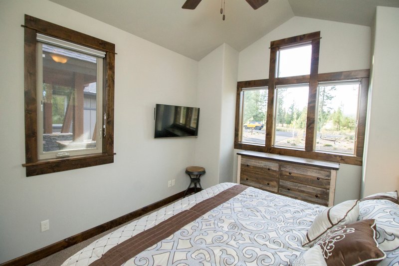 Architectural House Design - Interior - Bedroom 3 for Craftsman House Plan #892-11 - 3 bed, 4.5 bath