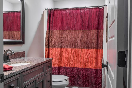 Upper Level Bath