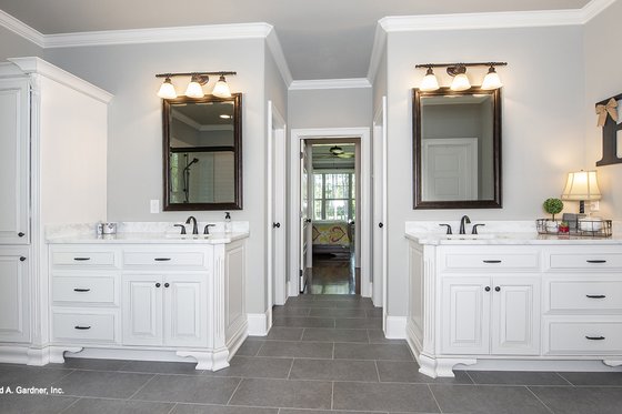 Interior - Master Bathroom for Ranch House Plan #929-1007 - 4 bed, 4 bath