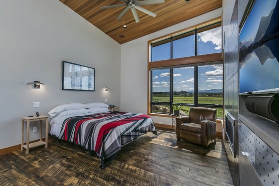 Interior - Master Bedroom for Contemporary House Plan #892-20 - 3 bed, 3.5 bath