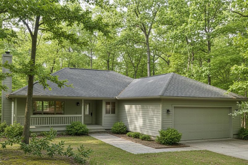 Architectural House Design - Ranch Exterior - Front Elevation Plan #100-102