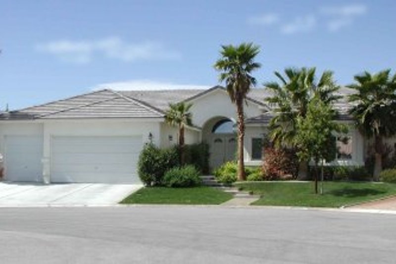 Home Plan - Adobe / Southwestern Exterior - Front Elevation Plan #1-842