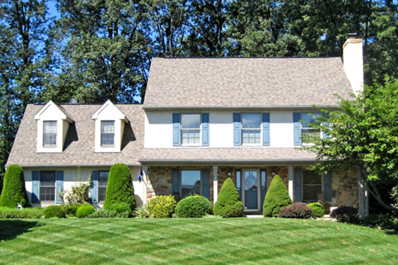 House Blueprint - Colonial Exterior - Front Elevation Plan #1053-79