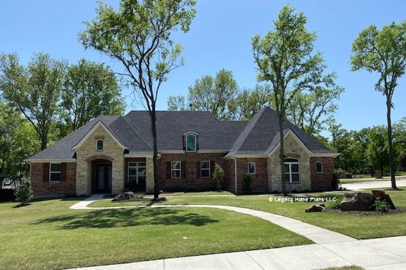 Home Plan - Traditional Exterior - Front Elevation Plan #932-682