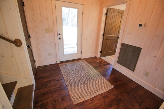 Interior - Entry for Cabin House Plan #123-119 - 2 bed, 2.5 bath