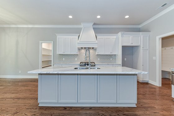 Interior - Kitchen 3 for Craftsman House Plan #430-140 - 3 bed, 2.5 bath