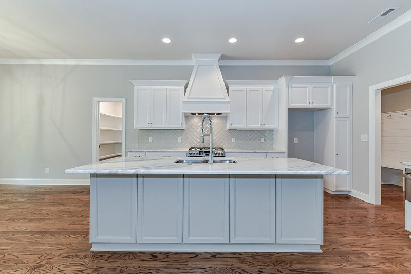 Dream House Plan - Interior - Kitchen 3 for Craftsman House Plan #430-140 - 3 bed, 2.5 bath