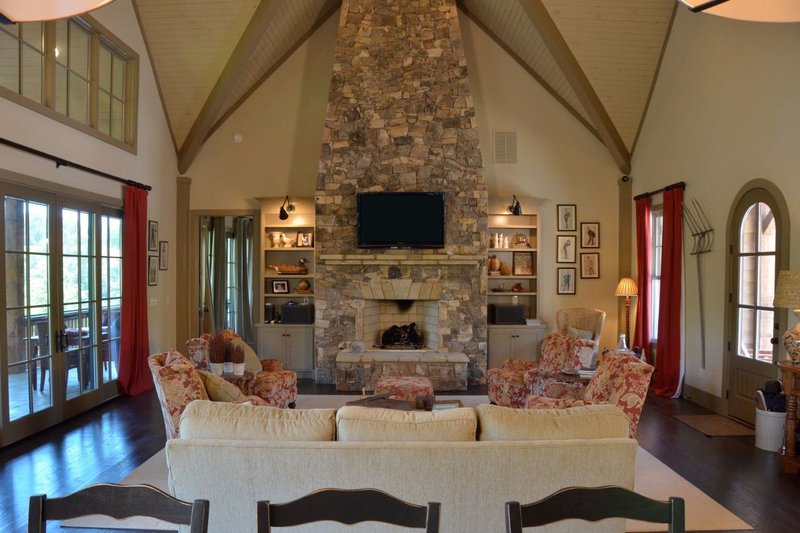 Home Plan - Interior - Family Room for Farmhouse House Plan #54-522 - 3 bed, 3.5 bath