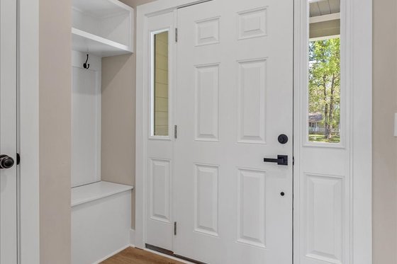 Interior - Entry for Craftsman House Plan #20-1220 - 3 bed, 2.5 bath