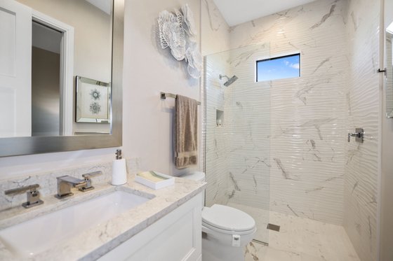 Interior - Bathroom 1 for Contemporary House Plan #930-533 - 3 bed, 3 bath