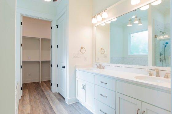 Interior - Master Bathroom for Cottage House Plan #430-117 - 4 bed, 2.5 bath