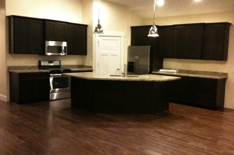 House Plan Design - Interior - Kitchen 3 for Traditional House Plan #1060-141 - 3 bed, 2.5 bath