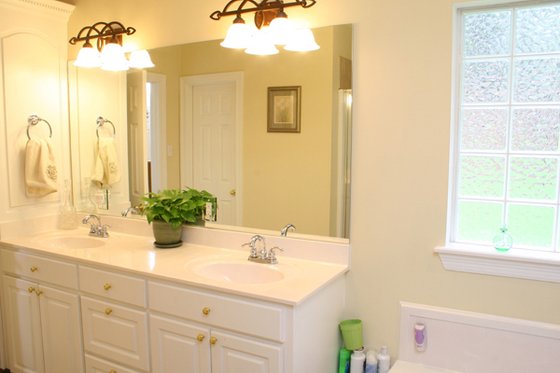 Interior - Master Bathroom 2 for Traditional House Plan #21-139 - 3 bed, 2 bath