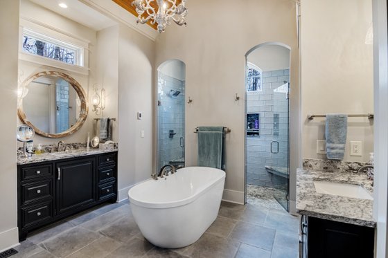 Interior - Master Bathroom for Craftsman House Plan #54-438 - 4 bed, 3.5 bath