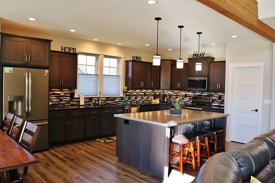 Interior - Kitchen 1 for Craftsman House Plan #1070-13 - 4 bed, 2.5 bath