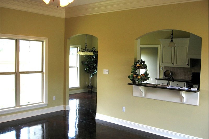 Dream House Plan - 1600 square foot Traditional home
