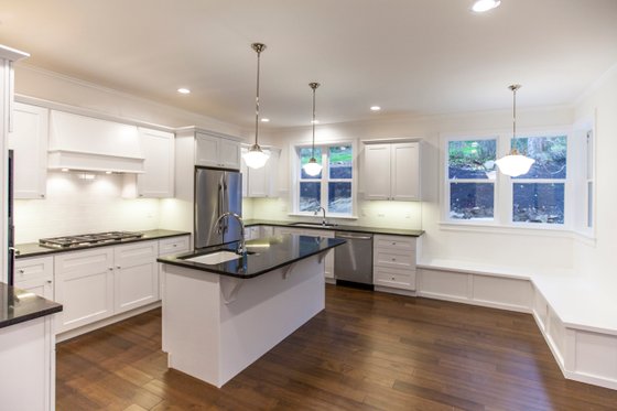 Interior - Kitchen for Southern House Plan #1070-12 - 3 bed, 2.5 bath