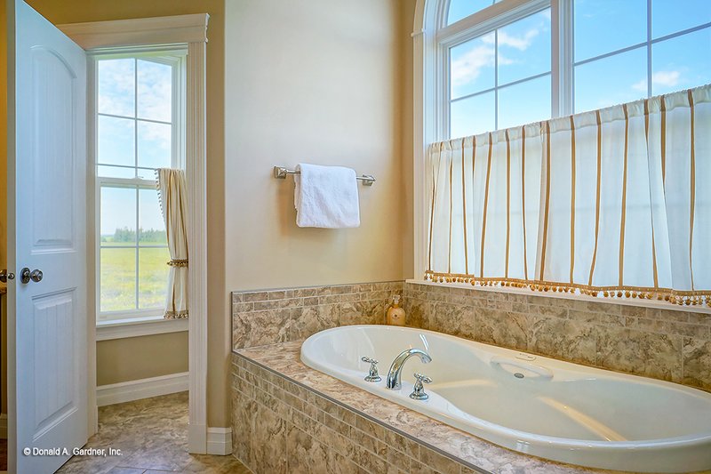 House Plan Design - Interior - Master Bathroom 1 for Country House Plan #929-529 - 3 bed, 3.5 bath