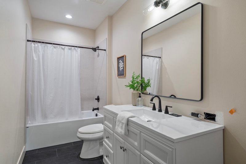 Dream House Plan - Interior - Bathroom for Contemporary House Plan #1070-215 - 3 bed, 3 bath