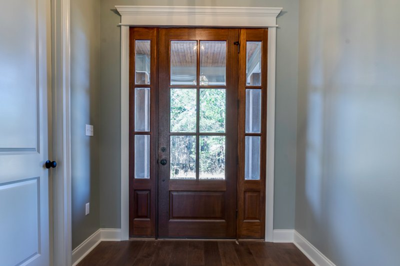 Dream House Plan - Interior - Entry for Craftsman House Plan #430-172 - 3 bed, 2 bath