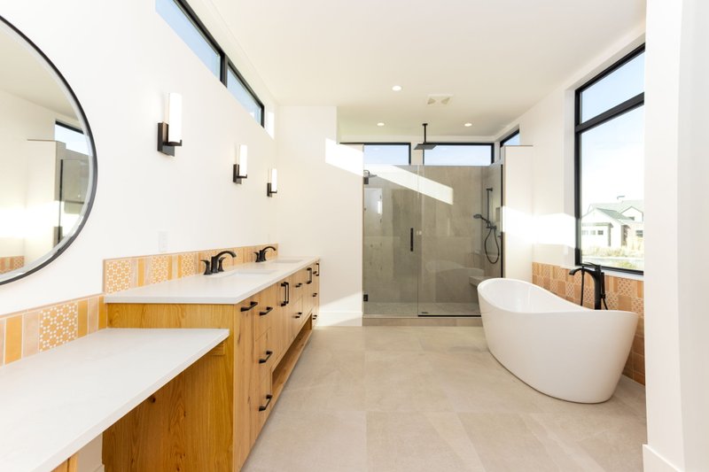 House Blueprint - Interior - Master Bathroom for Contemporary House Plan #892-44 - 3 bed, 3.5 bath