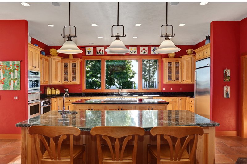 Home Plan - Interior - Kitchen for Craftsman House Plan #124-691 - 3 bed, 5.5 bath