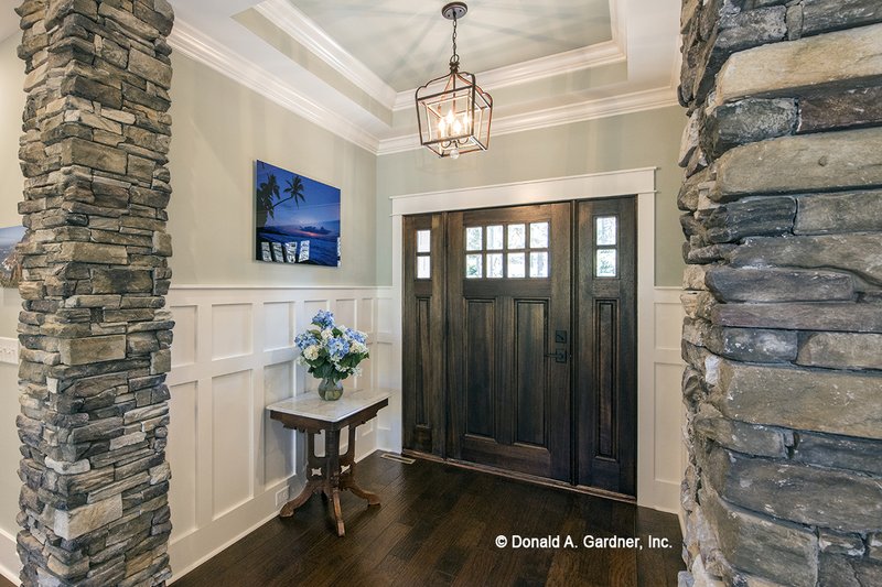 Dream House Plan - Interior - Entry for Craftsman House Plan #929-24 - 4 bed, 3 bath
