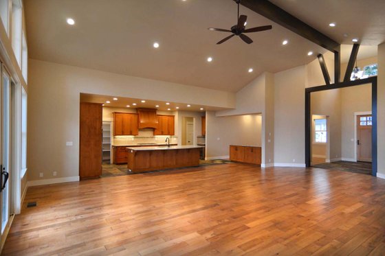 Interior - Family Room 1 for Craftsman House Plan #124-1024 - 3 bed, 2.5 bath
