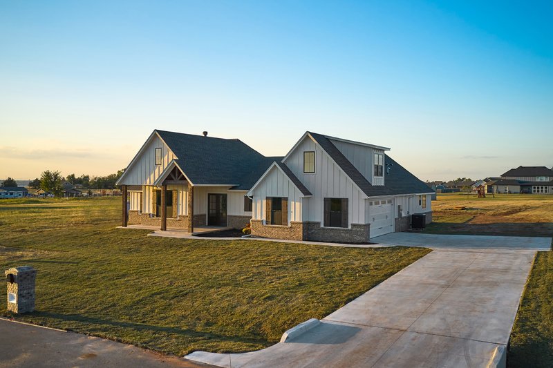 Home Plan - Exterior - Front Elevation 10 for Farmhouse House Plan #430-184 - 4 bed, 2.5 bath